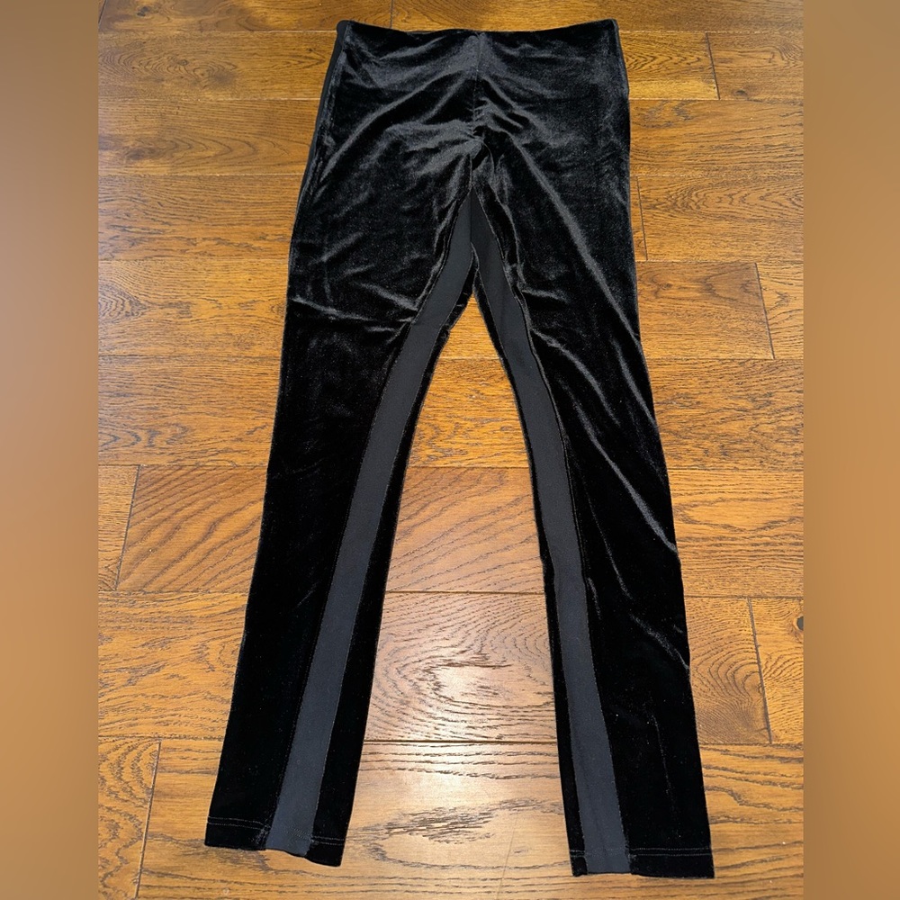Lysse Black Velvet Leggings size Large